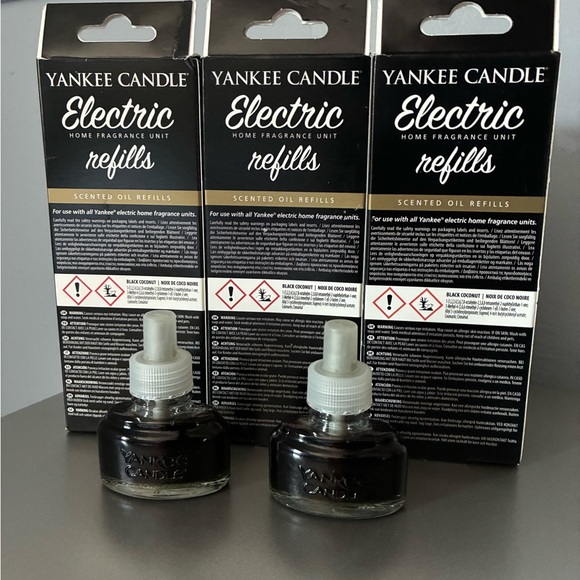 (8) Yankee Candle Black Coconut Electric Refills - Picture 2 of 2